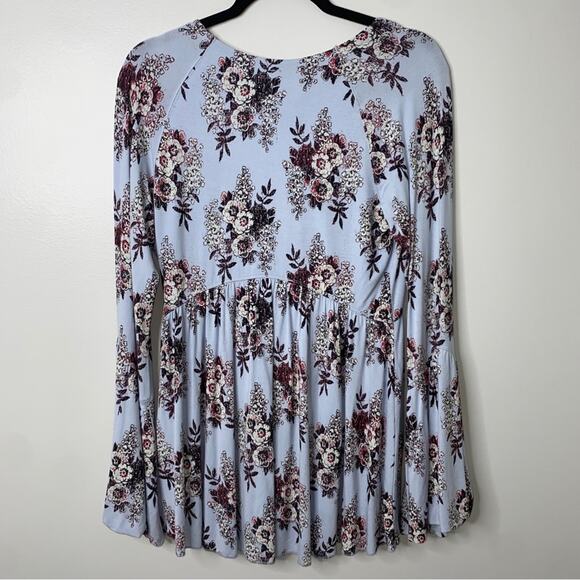 Free People Speak Easy Sky Blue Floral Long Bell Sleeves Tunic Blouse Top Medium - Picture 7 of 9